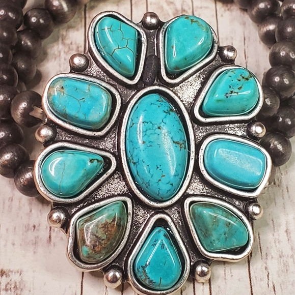 Large Squash blossom flower concho bracelet - Picture 2 of 3